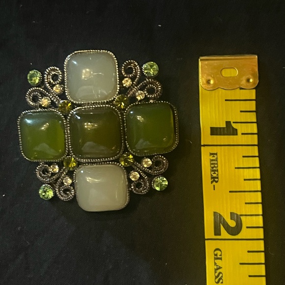 Vintage Style Brooch with Green and Gray Cabochon Stones Maltese Cross - Picture 4 of 5